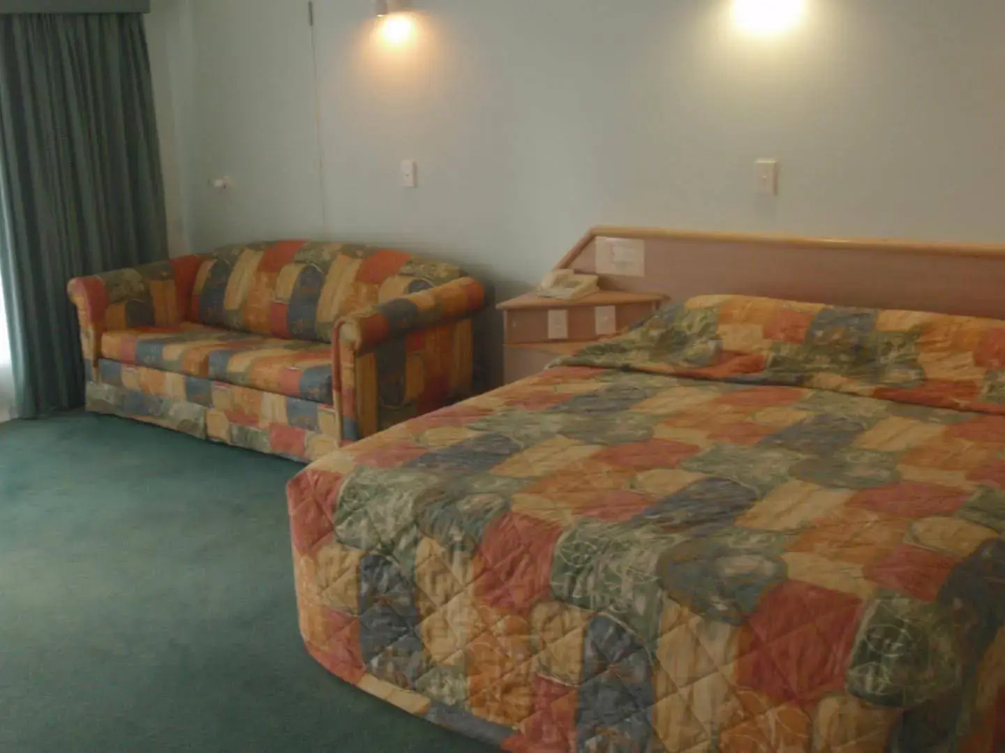 Photo - Runaway Bay Motor Inn