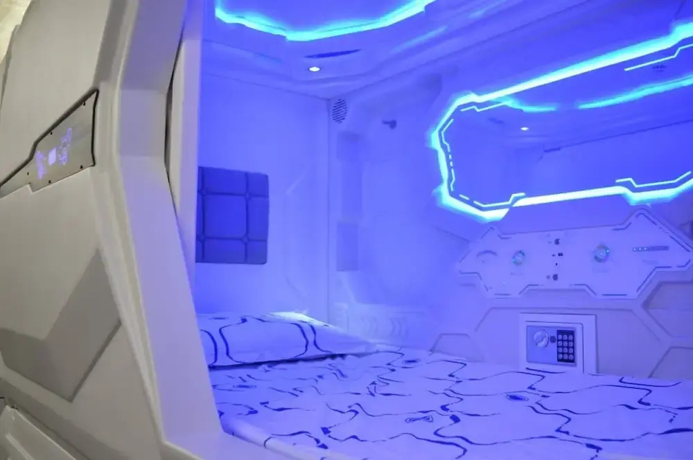 Foto - Cosmos Capsule Hub London