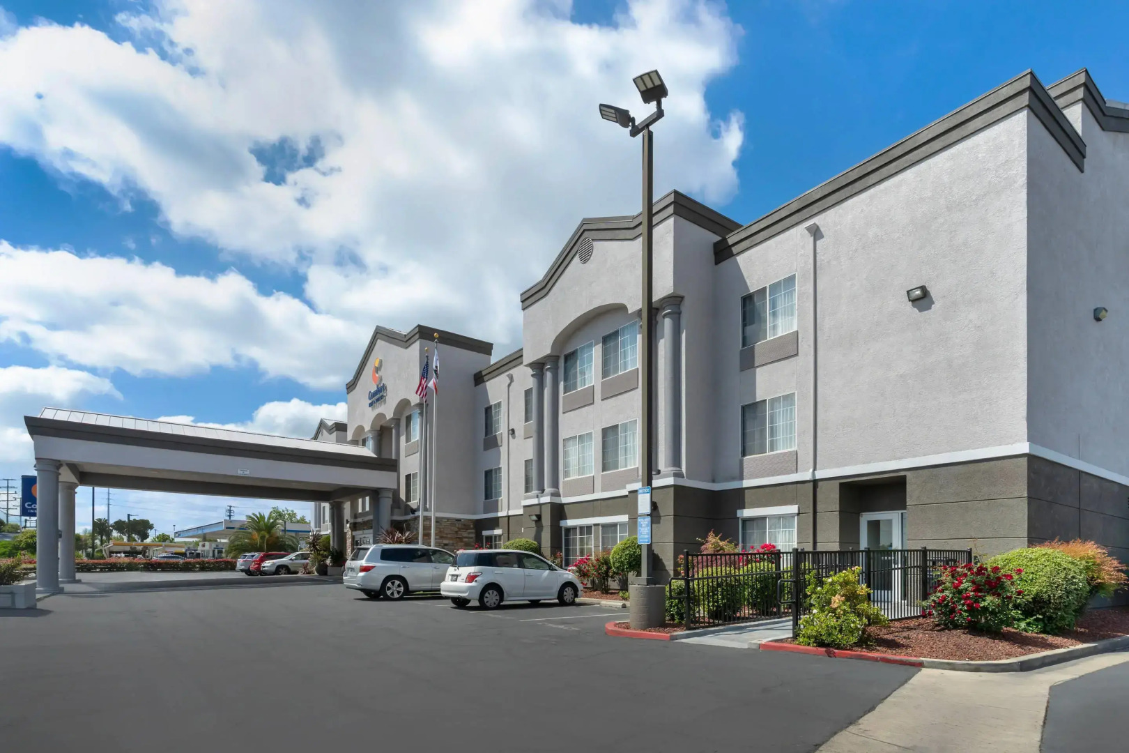 Photo - Comfort Inn & Suites Sacramento - University Area