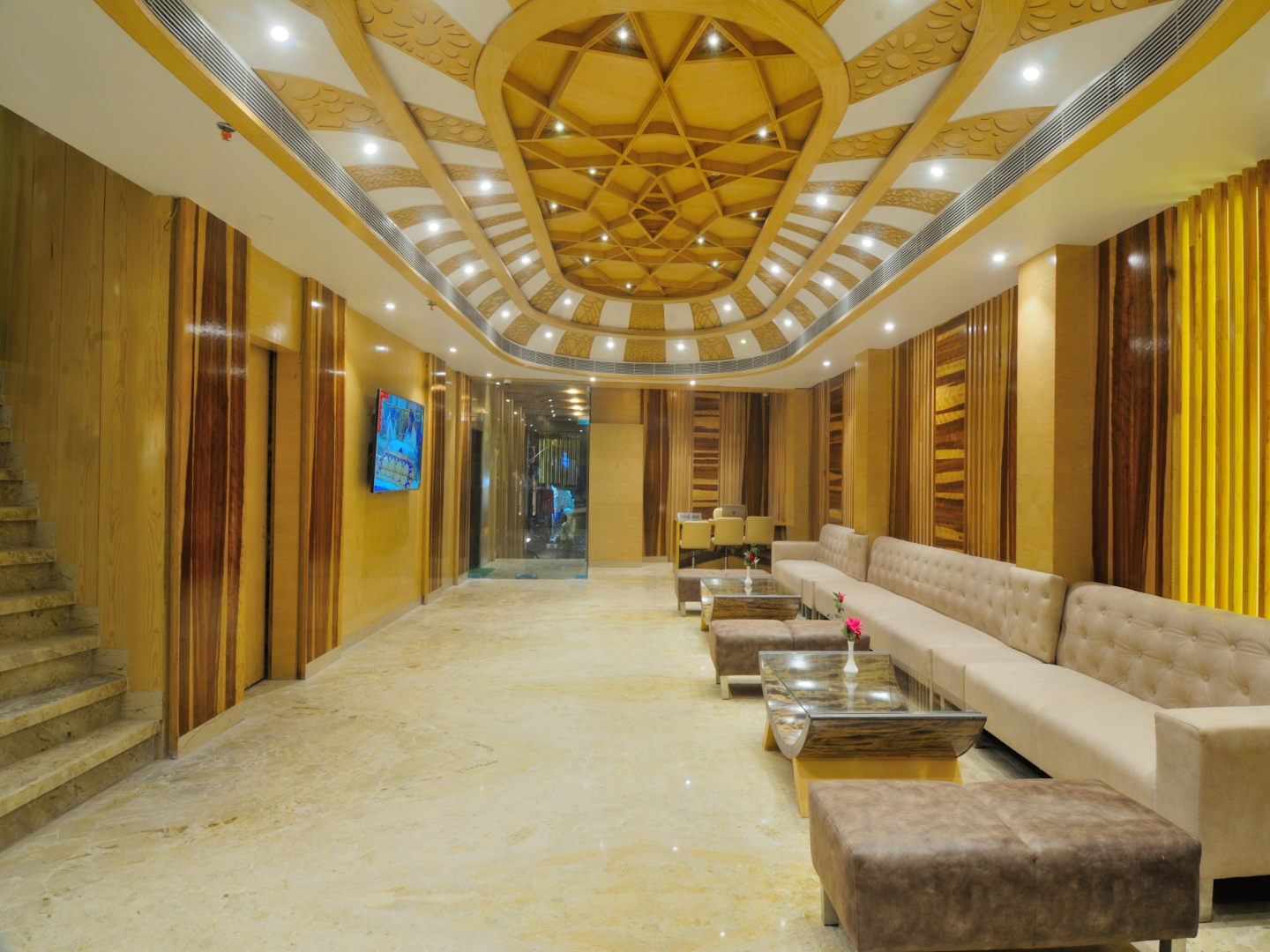 Foto - The Gold Regency - 02 Mins from New Delhi Railway Station