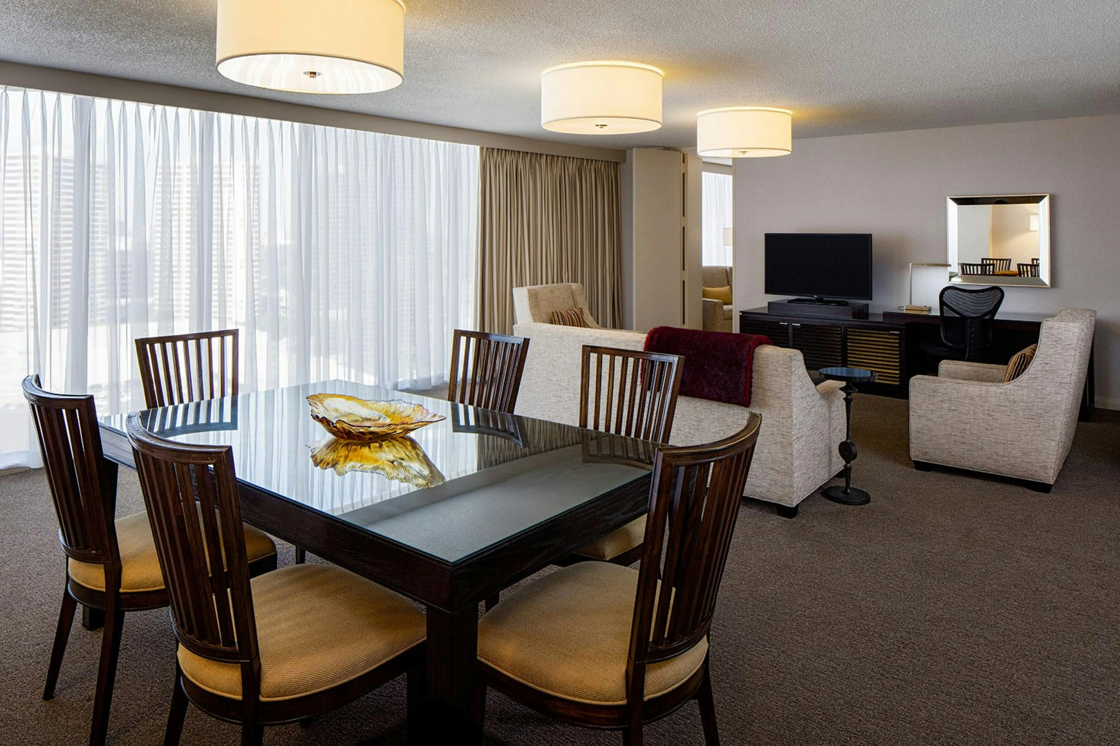 Photo - DoubleTree by Hilton Hotel Houston - Greenway Plaza