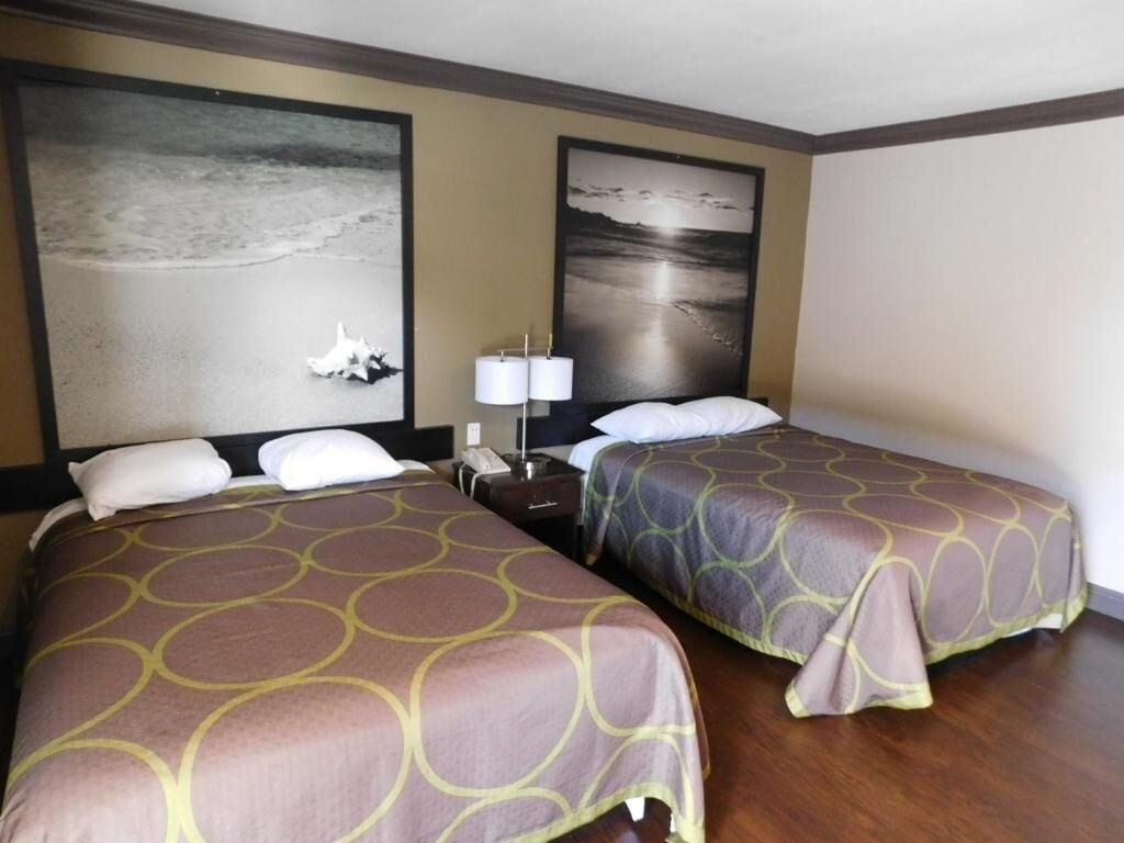 Photo - Skyways Hotel