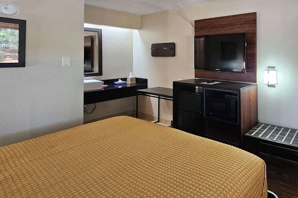 Photo - Econo Lodge Charlotte Airport