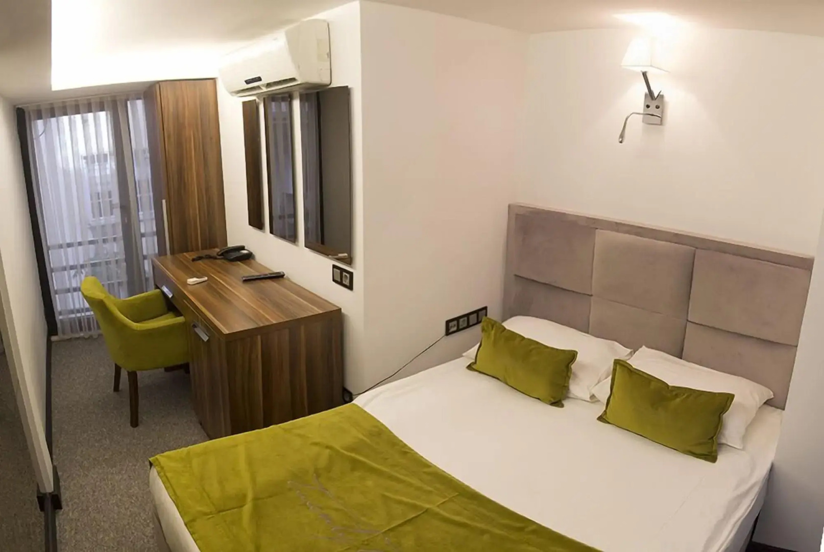 Photo - The 22 Hotel