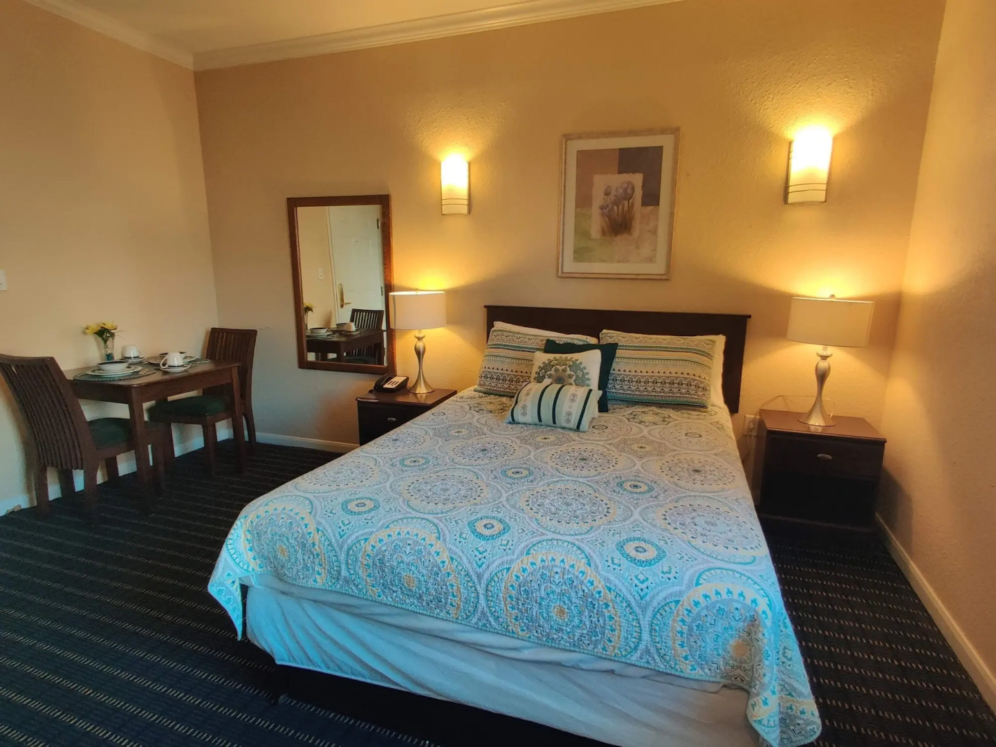 Photo - Athens Hotel & Suites
