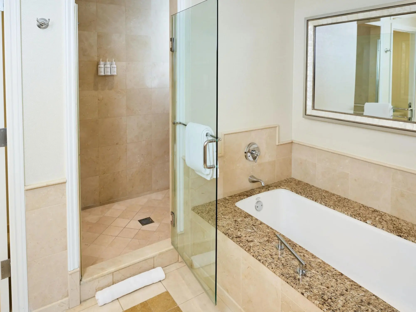 Photo - Balboa Bay Resort