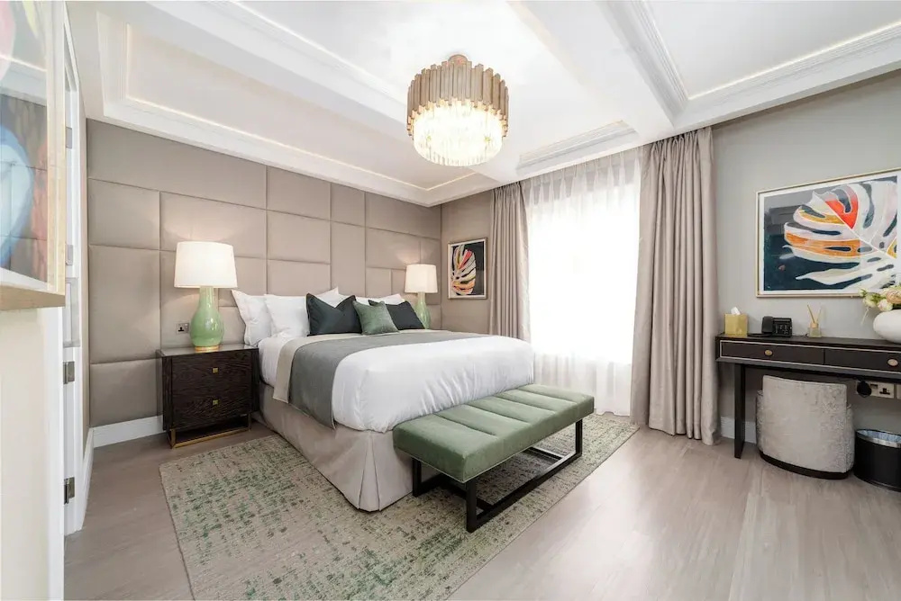 Photo - No.4 Carlton Hotel