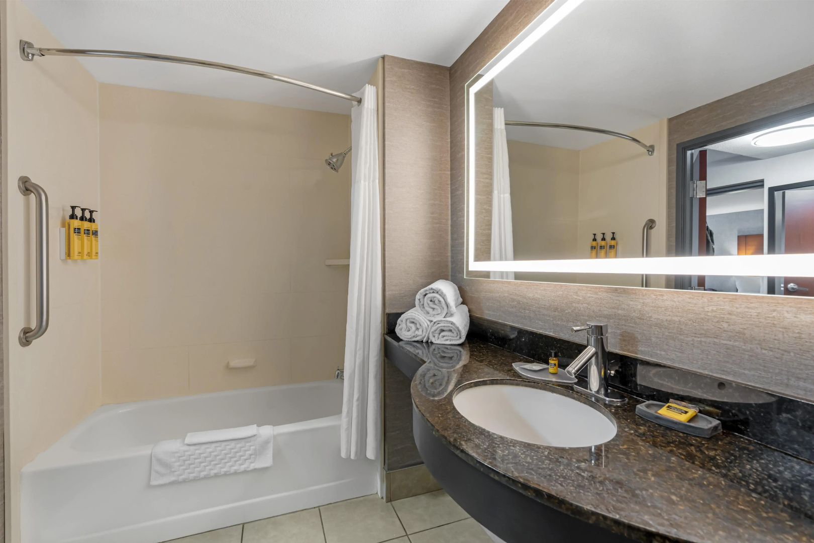 Foto - Best Western Plus Fresno Airport Hotel