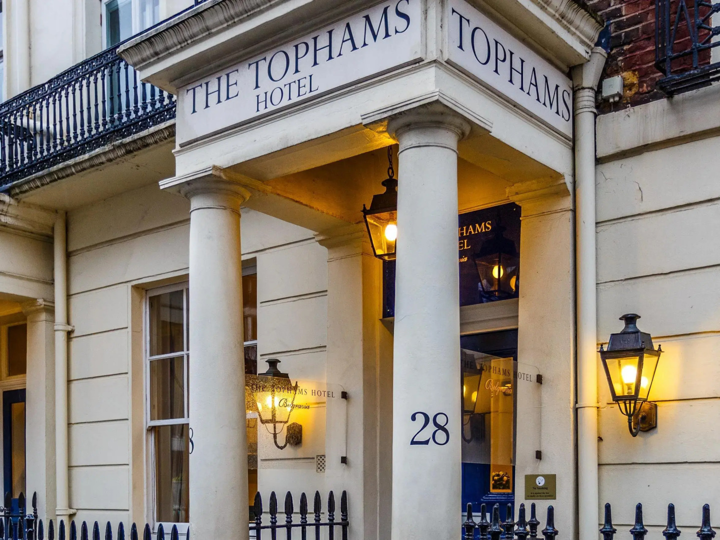 Photo - The Tophams Hotel