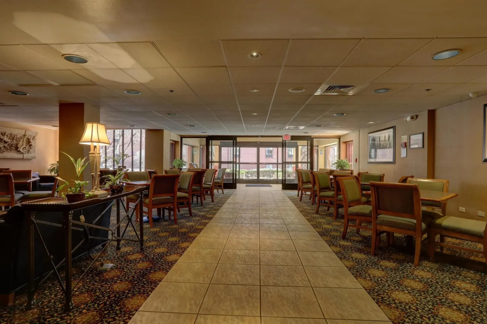 Foto - SureStay Plus Hotel by Best Western Chicago Lombard