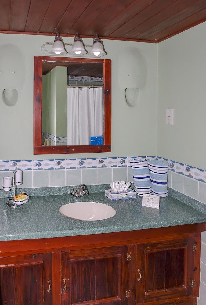 Calypso Court - Private 1 bedroom villa with pool 1 Villa by RedAwning