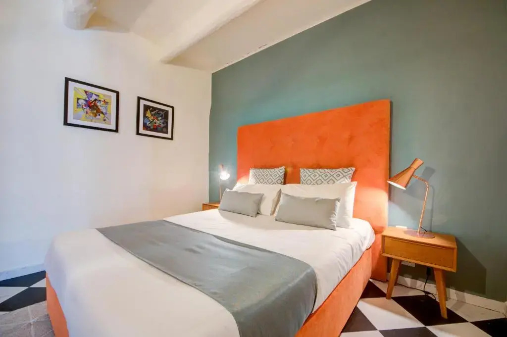 Photo - The House in Old Mint Street