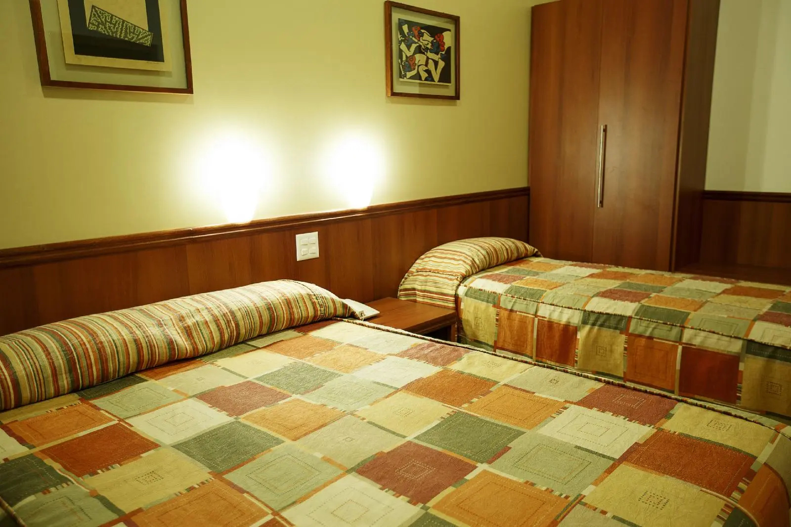 Eston Hotel