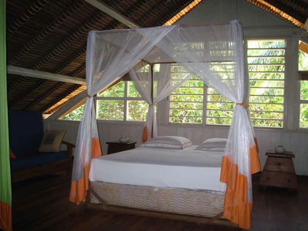 Eenjoy Your Relaxing Vacation Right on the Beach at Hotel Belvedere la Villa — фото 1