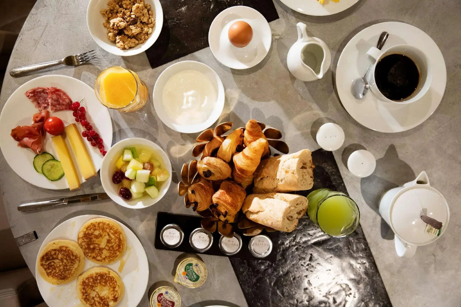 Photo - The One Alma Paris