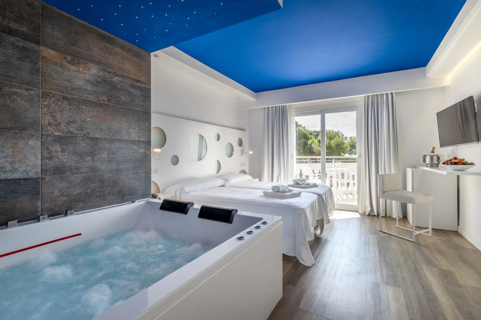 Photo - Welikehotel Triton Beach