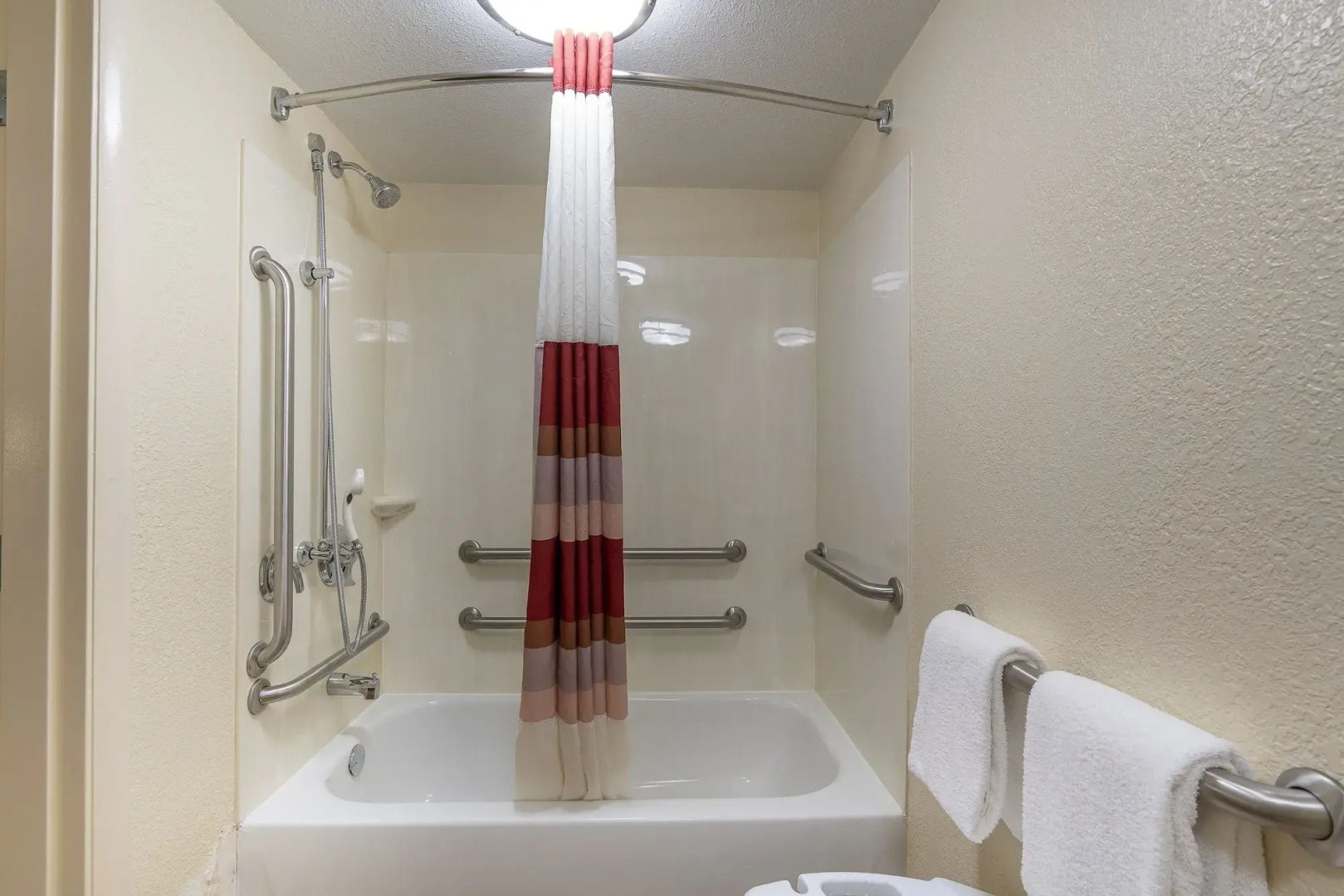 Photo - Red Roof Inn Indianapolis - Castleton