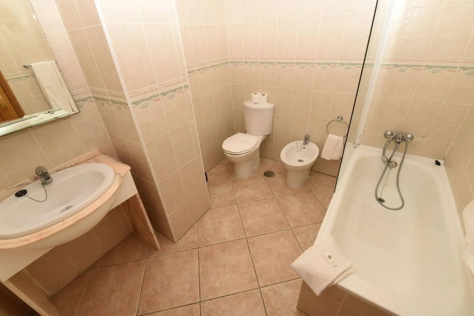 Foto - Praia da Lota Beachfront Resort - Hotel & Apartments