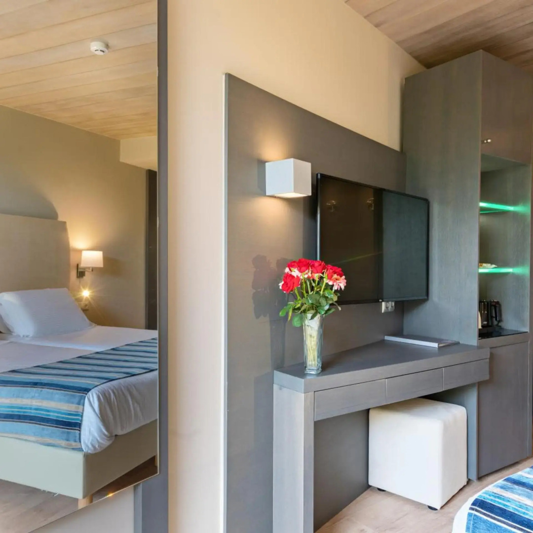 Photo - Kyma Suites Beach Hotel