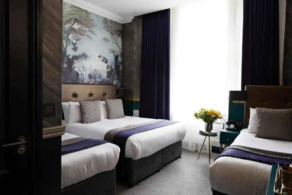 Photo - The Portico Hotel