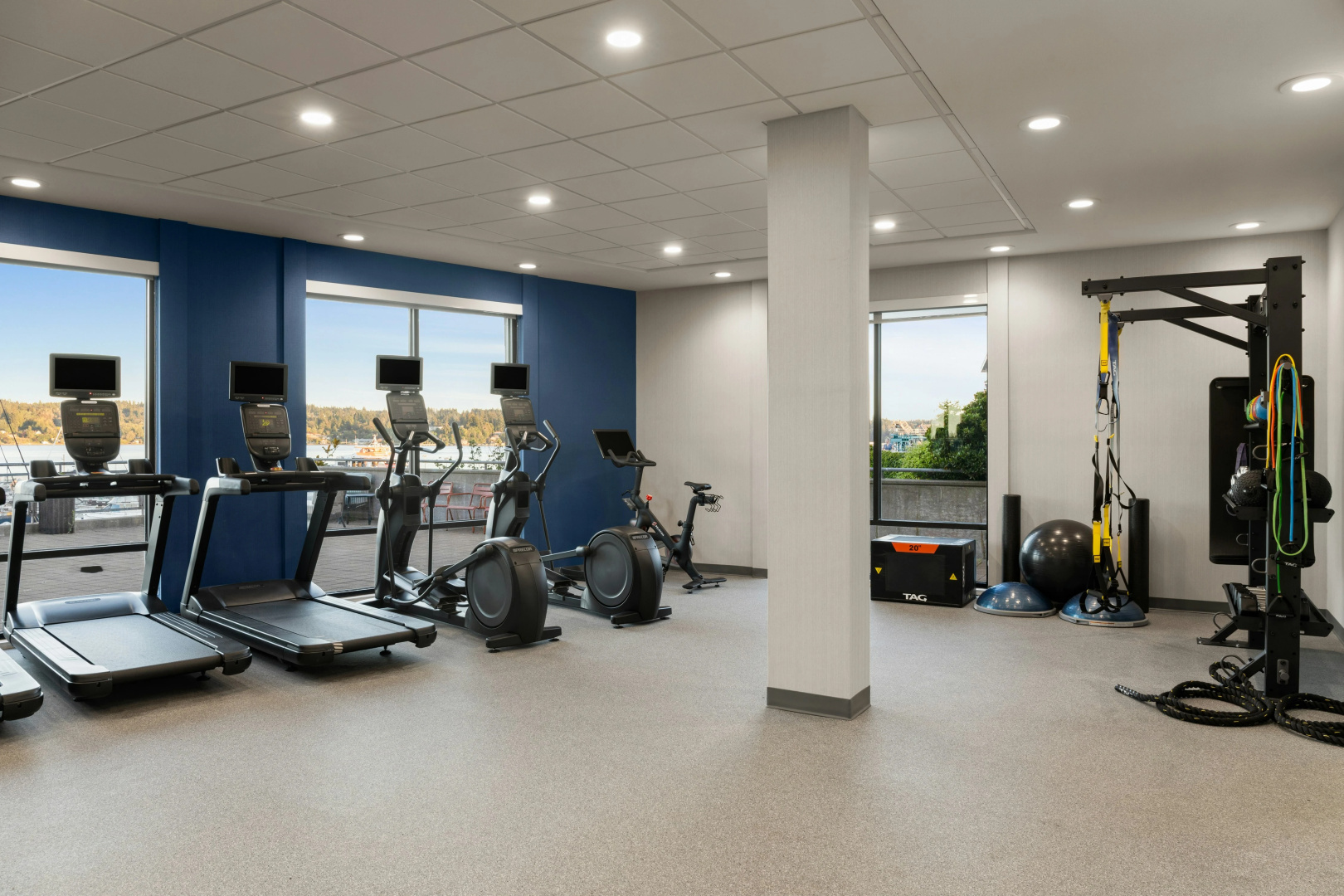 Photo - Hampton Inn & Suites Bremerton