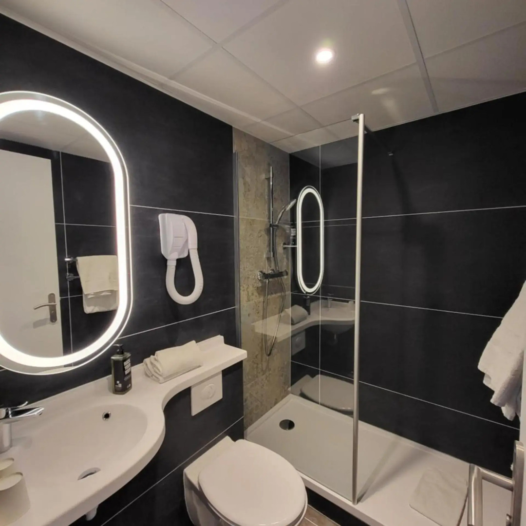 Foto - Accueil Hôtel Paris Pigalle Montmartre - Hôtel rénové