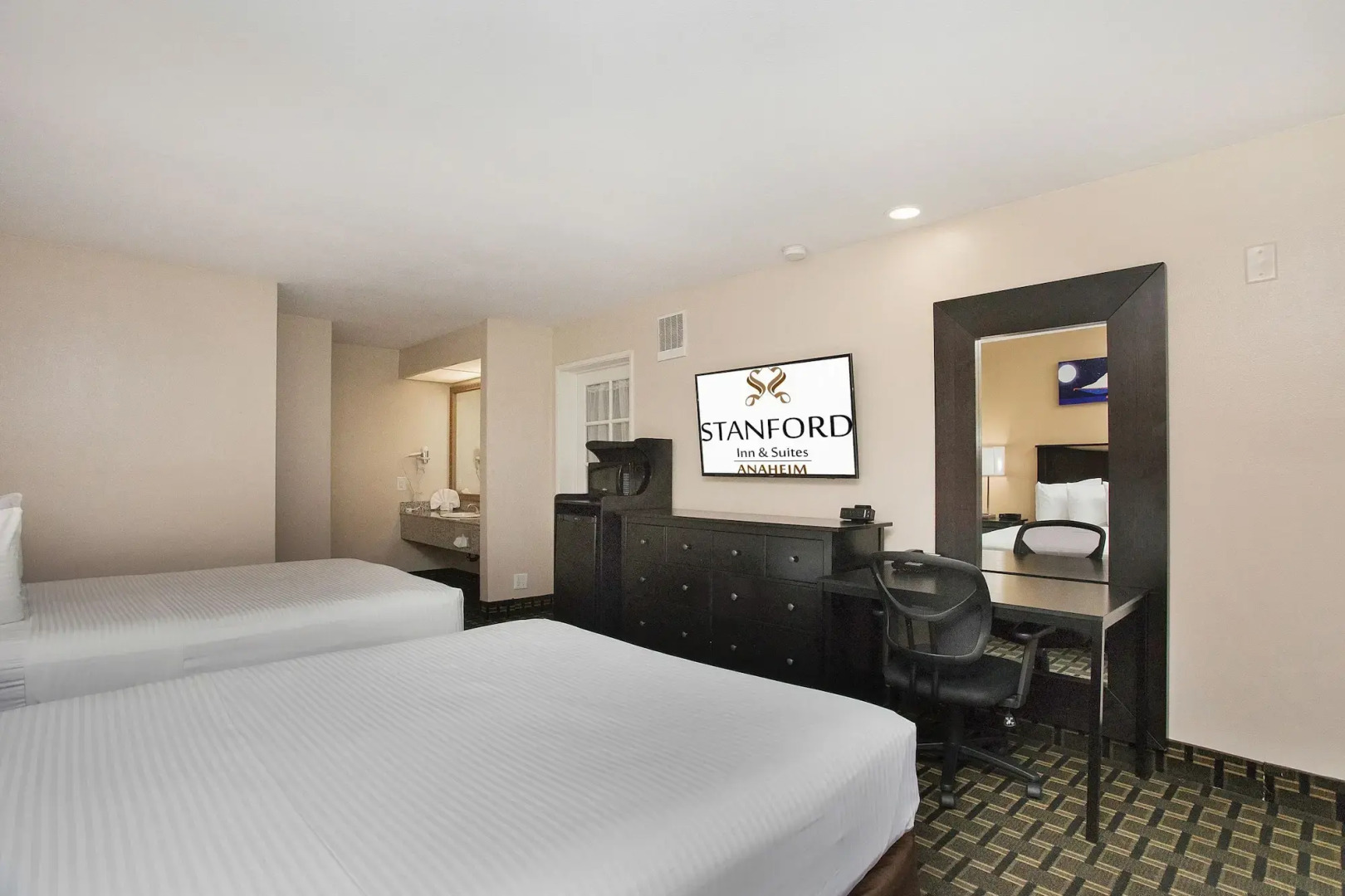 Photo - Stanford Inn & Suites Anaheim