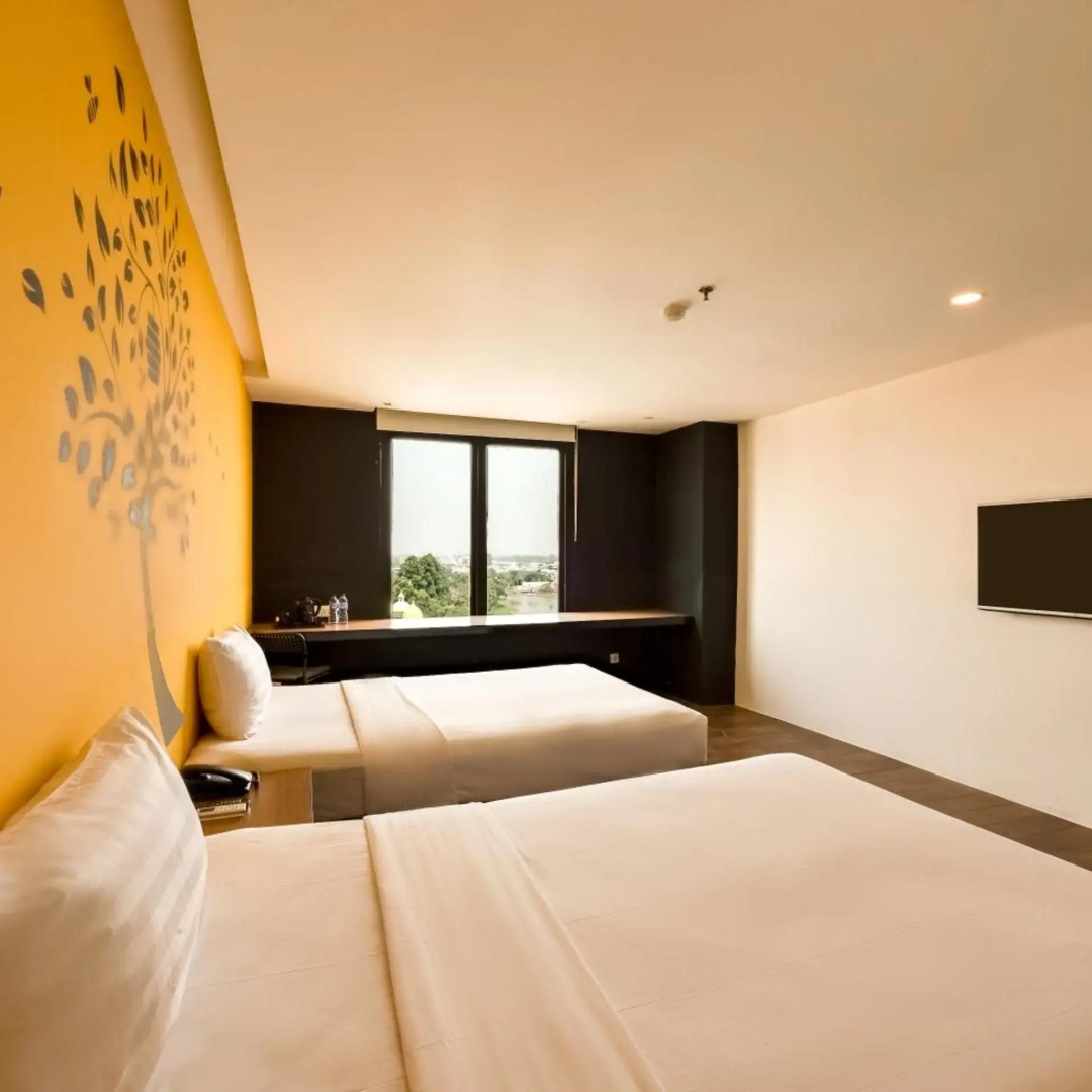 Photo - Yellow Bee Tangerang