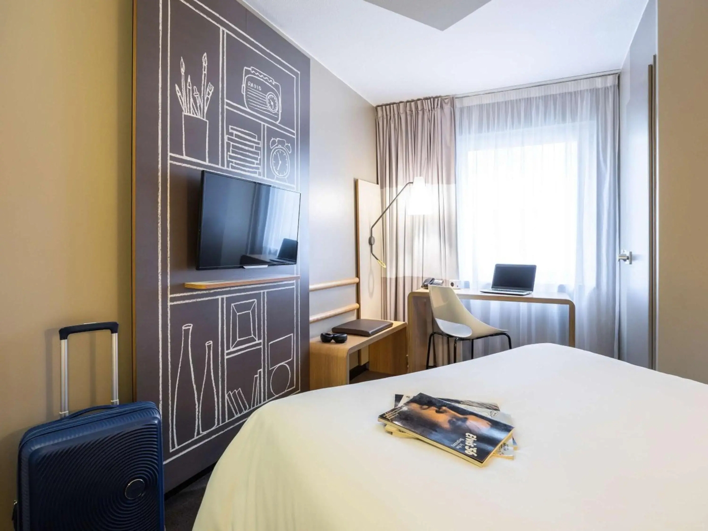 Photo - Moxy London Heathrow Airport