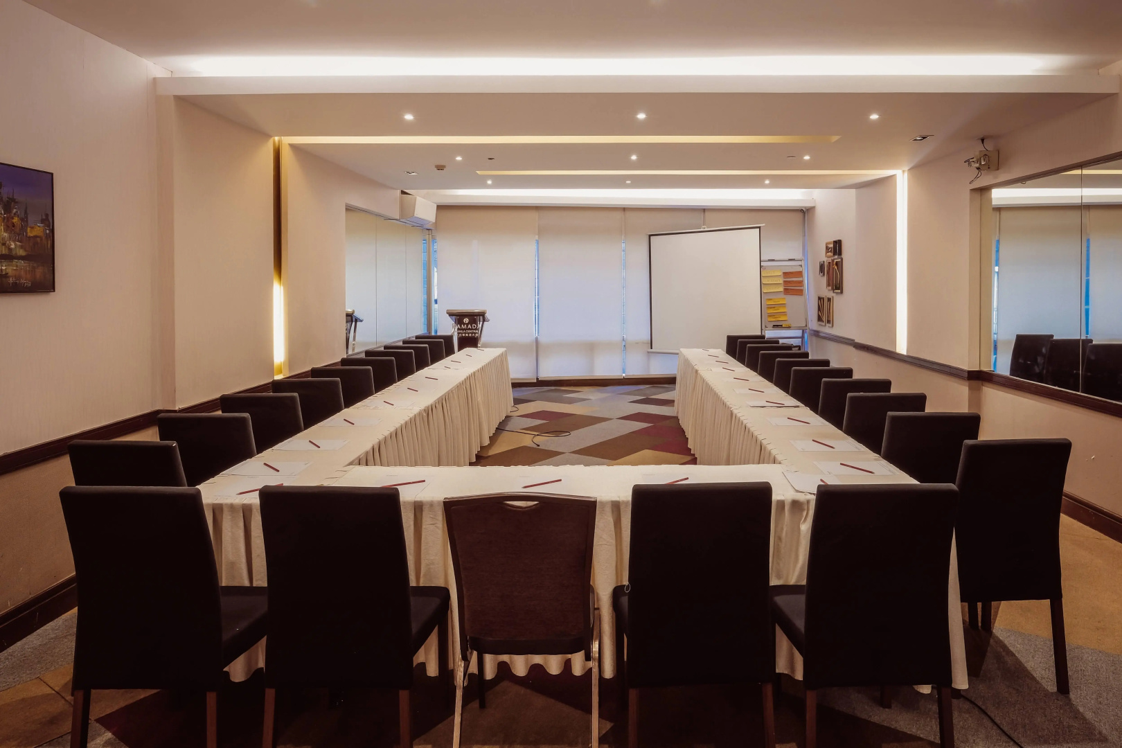 Foto - Ramada by Wyndham Manila Central