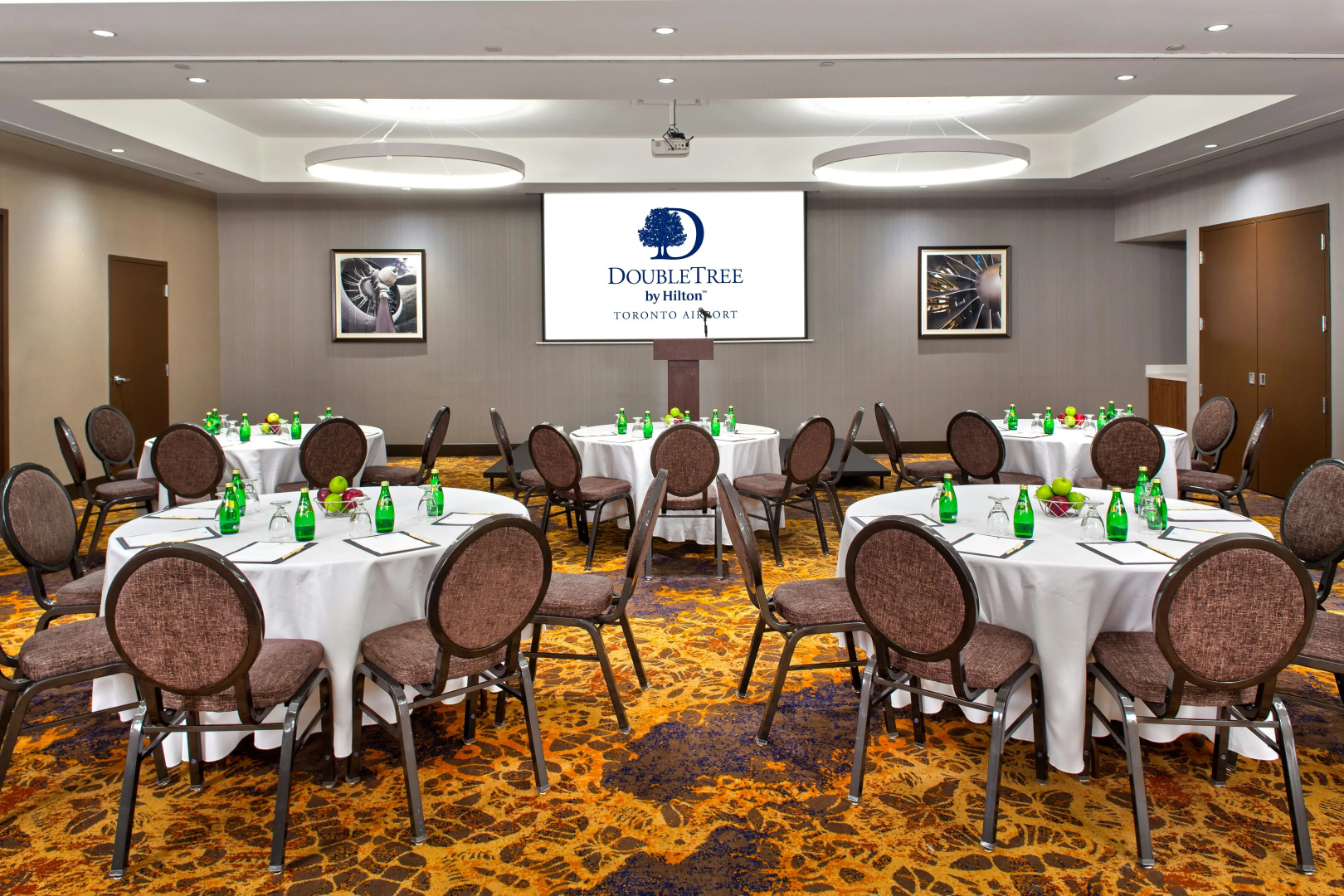 Foto - DoubleTree by Hilton Toronto Airport