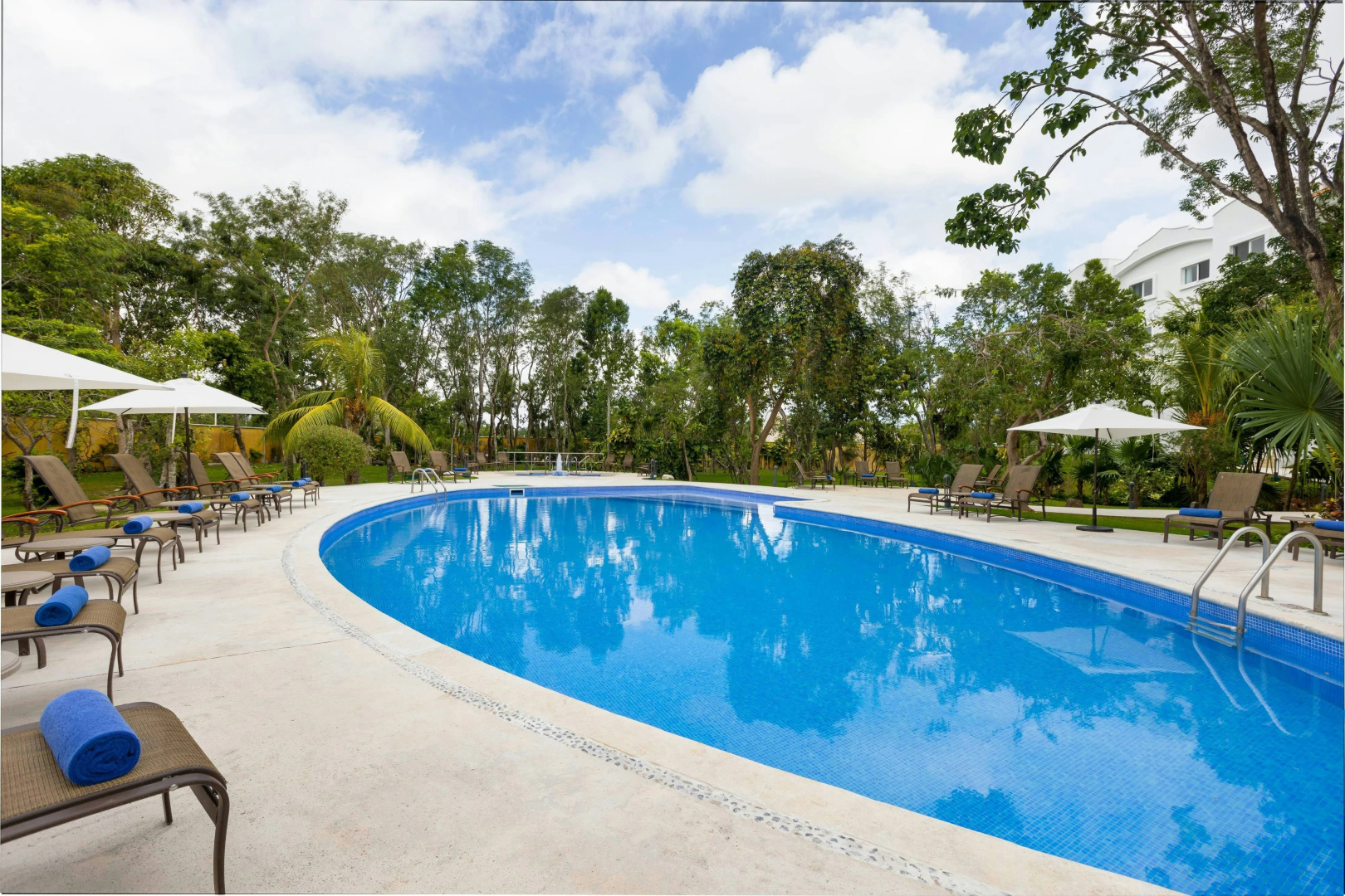 Photo - Courtyard By Marriott Cancun Airport