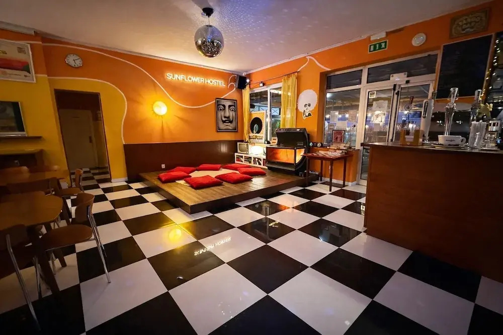 Photo - Sunflower Beach Backpacker Hostel & Bar