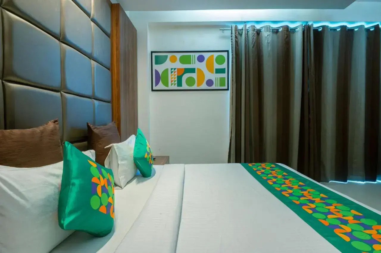 Foto - Treebo Twin Tree