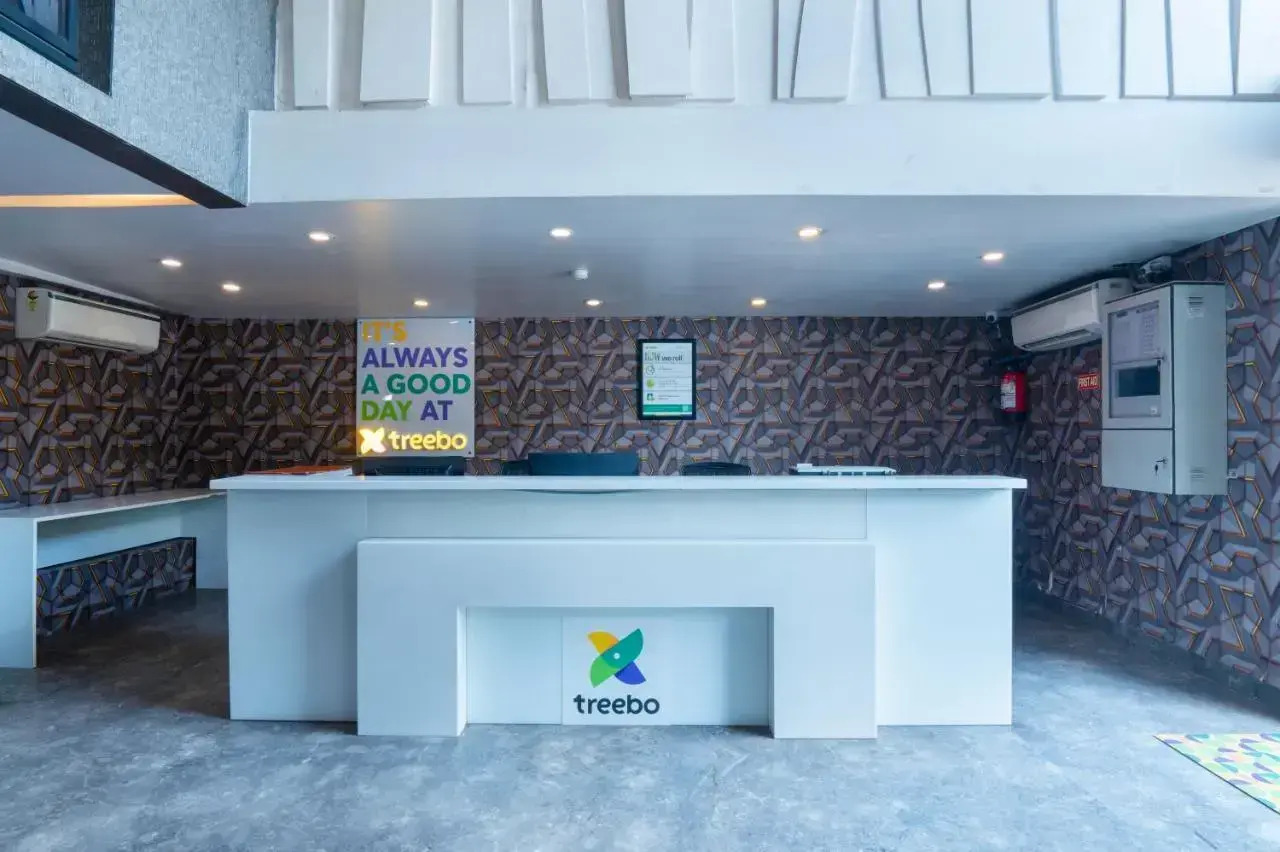 Foto - Treebo Twin Tree