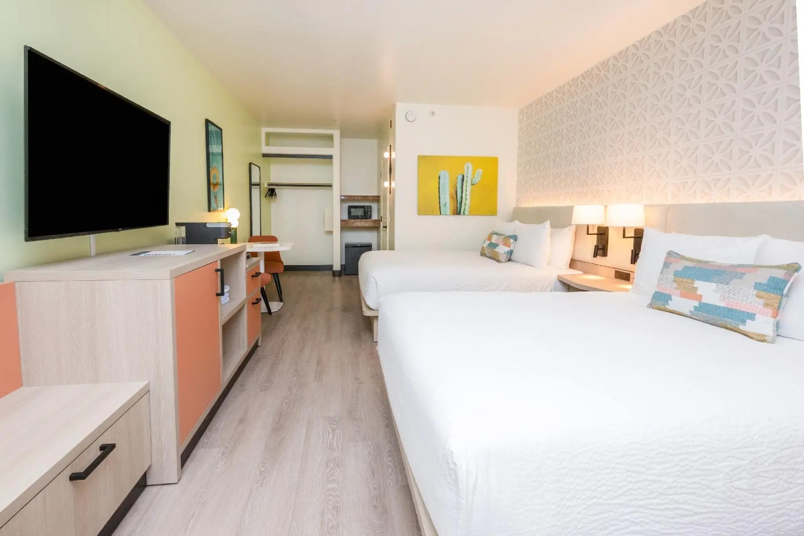 Photo - Palm Mountain Resort & Spa