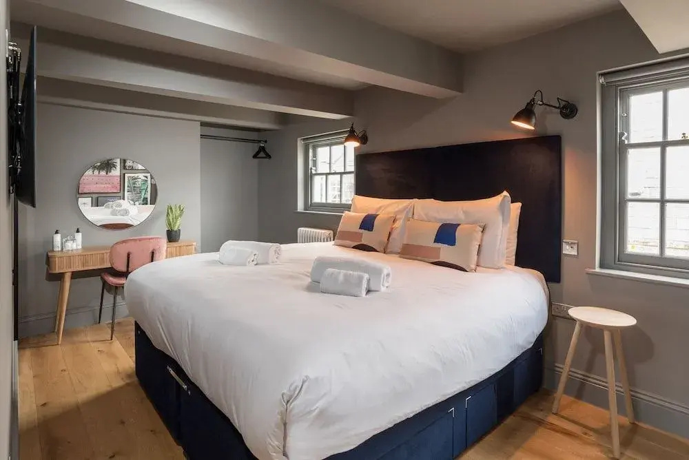 Photo - Hiding Space - Trim Street Apartments