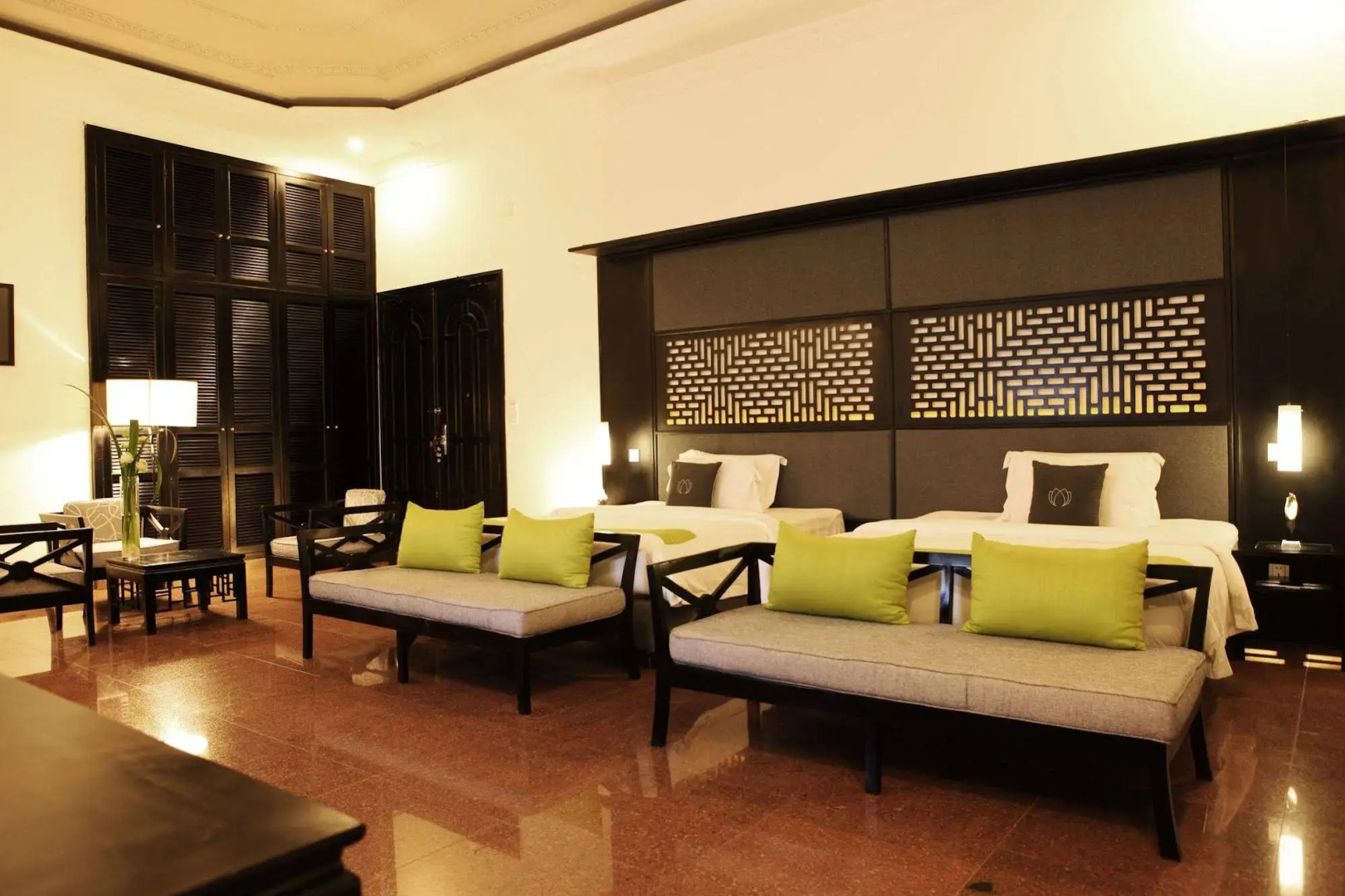 Foto - White Mansion 白色公馆