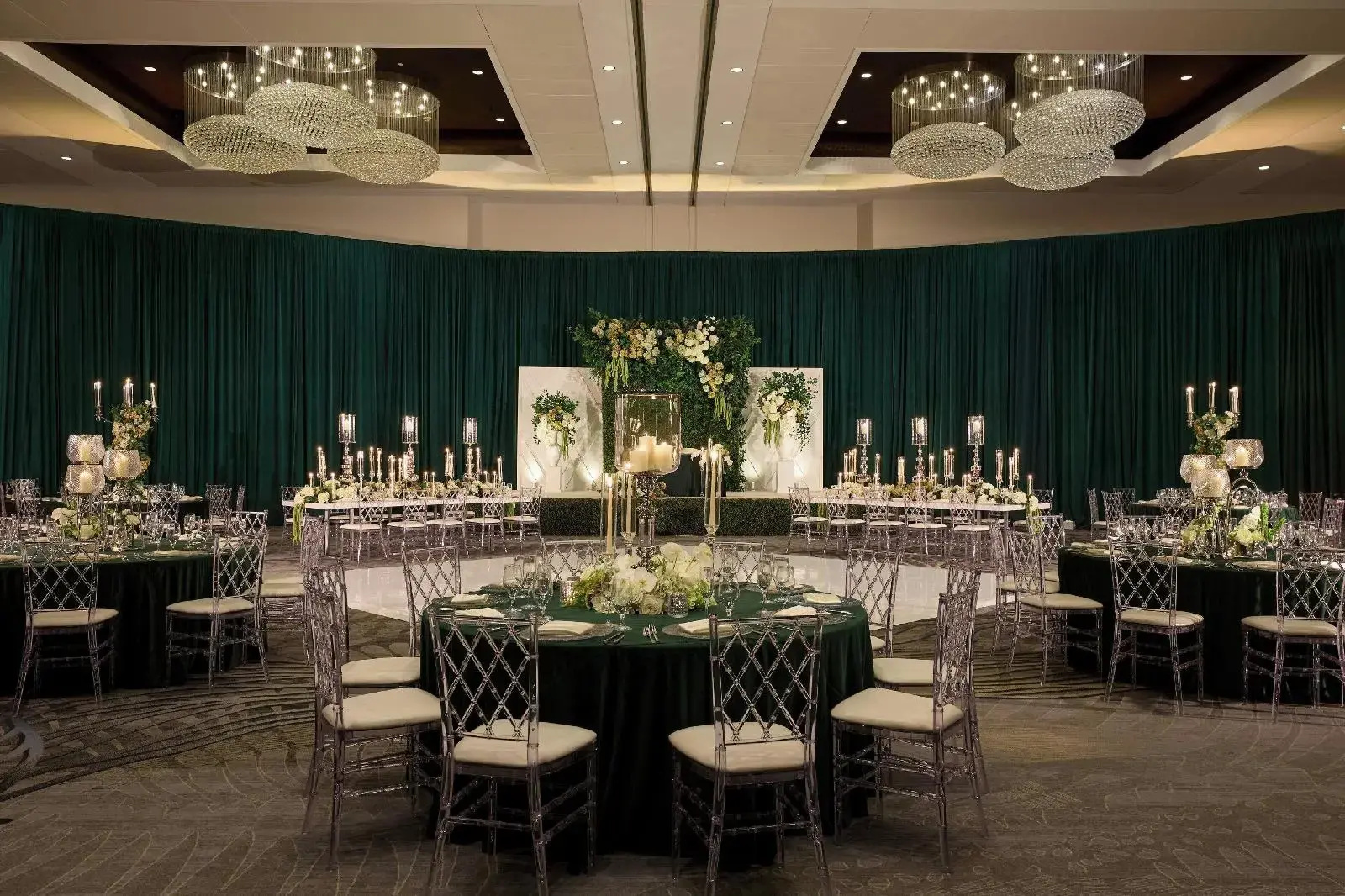 Photo - Renaissance Schaumburg Convention Center Hotel
