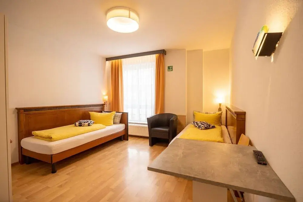 Photo - Ford Apartment