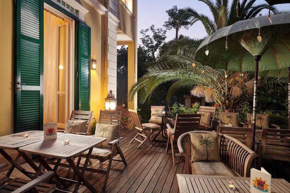 Photo - Palm Gallery Hotel