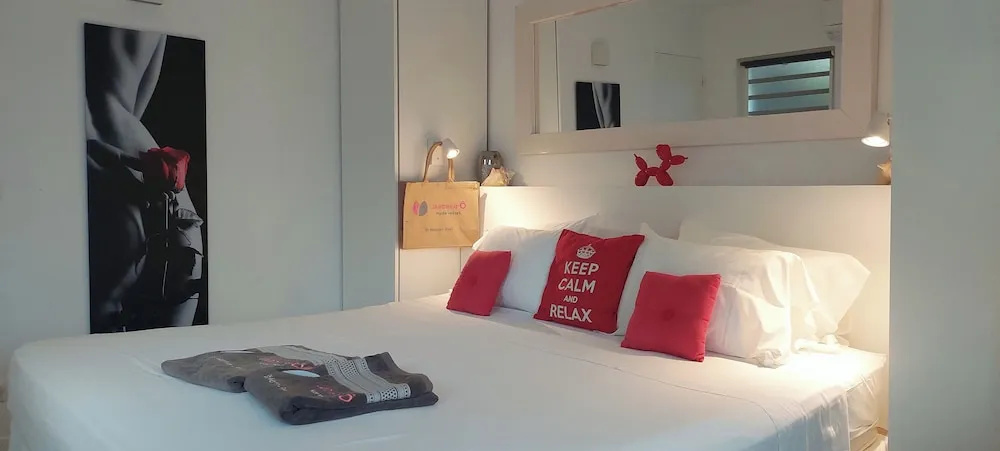 Jardin d'O residence naturiste couples only