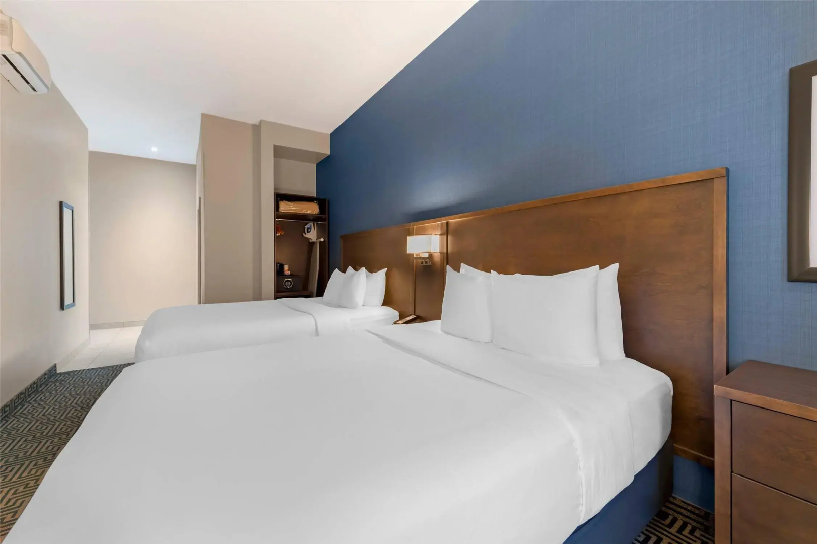 Photo - Quality Inn Centre-Ville