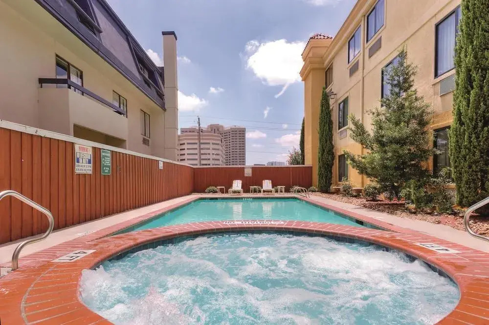 Photo - Comfort Inn Dallas Park Central