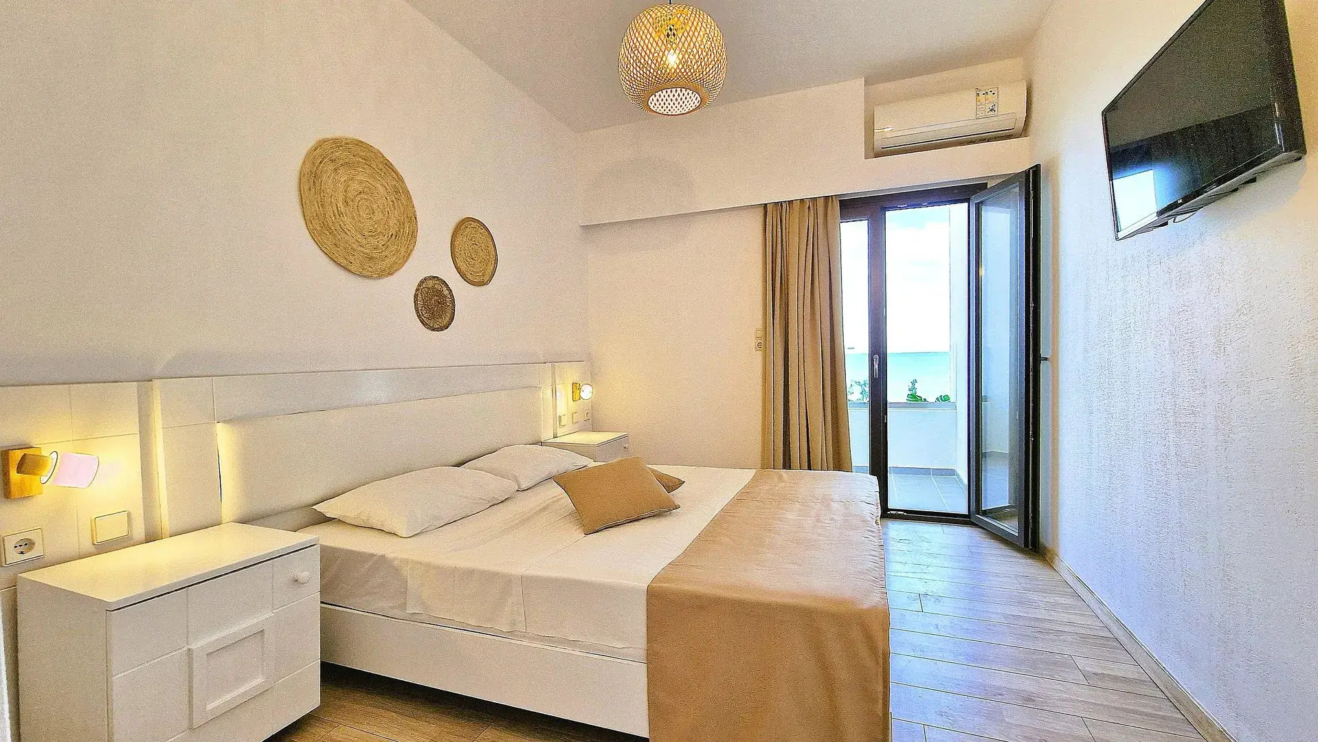 Photo - Sunset Beach Hotel