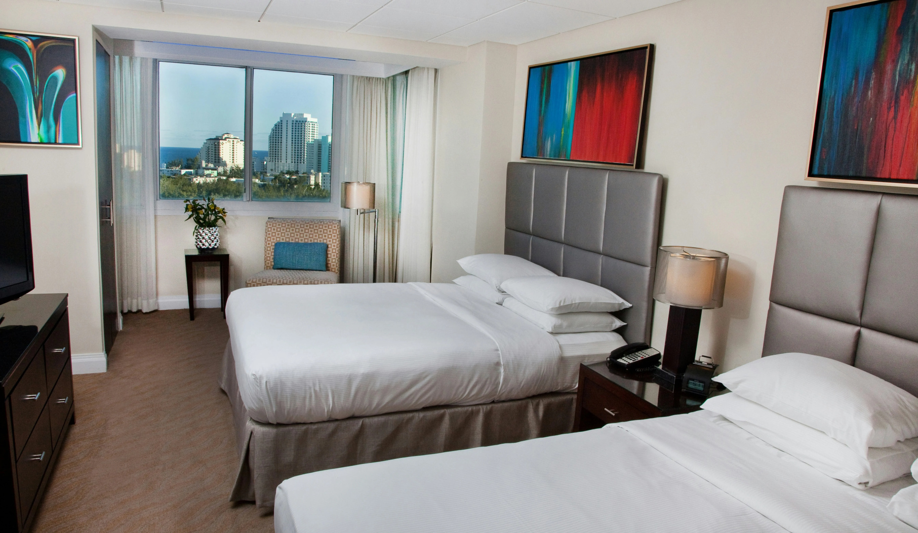 Foto - GALLERYone- A DoubleTree Suites by Hilton Hotel