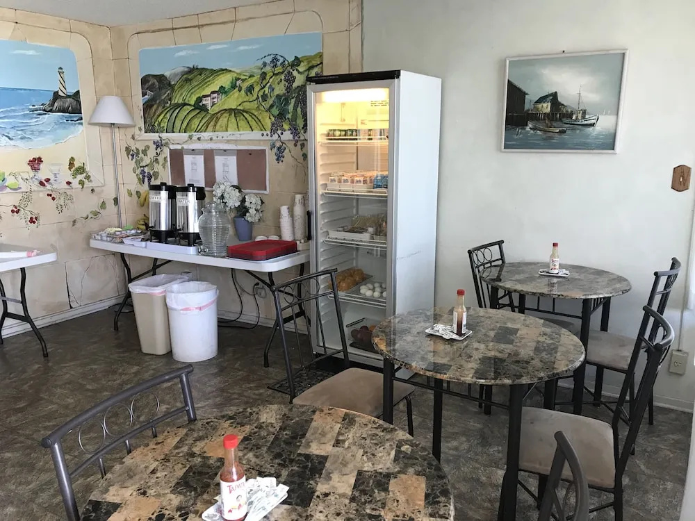 Photo - Foghorn Harbor Inn