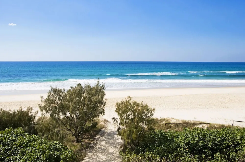 Photo - Oceanside Resort - Absolute Beachfront Apartments