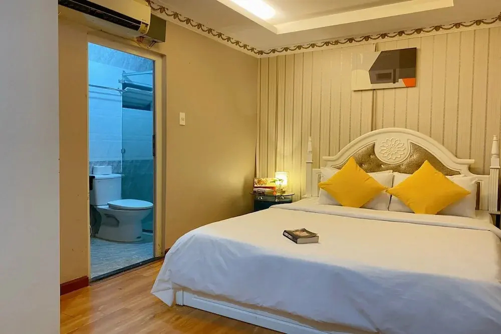 Foto - CROWNE MEOW BÙI VIỆN HOTEl 2