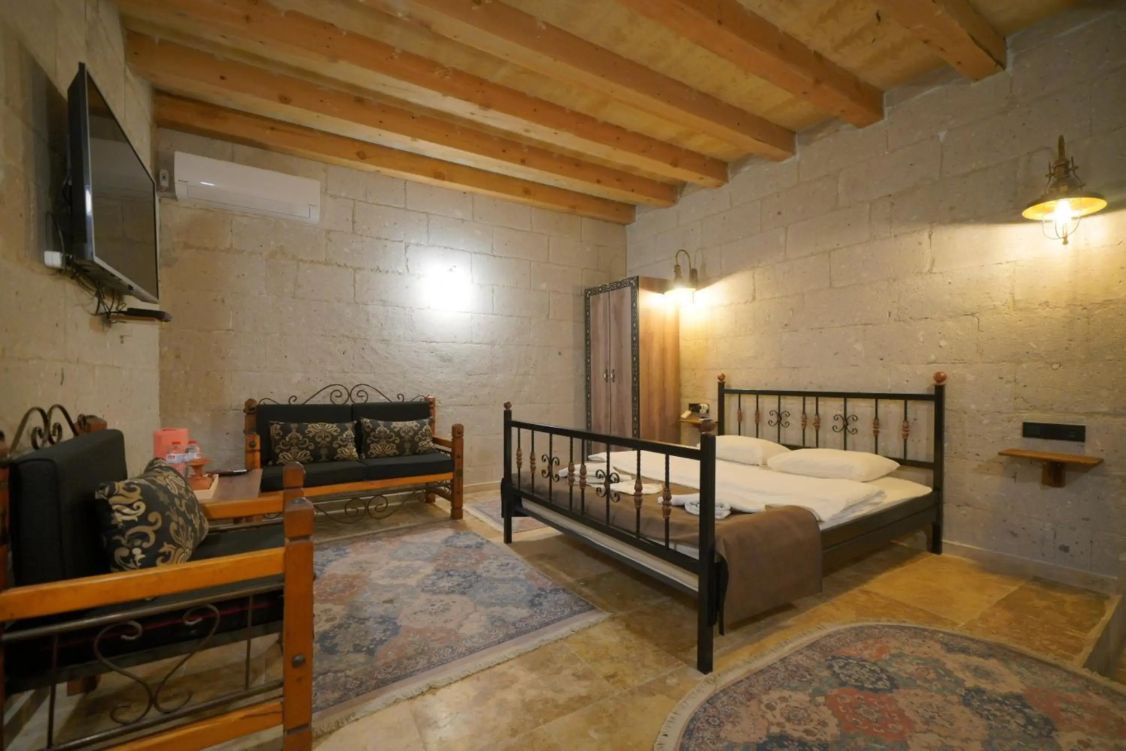 Photo - View Cave Hotel